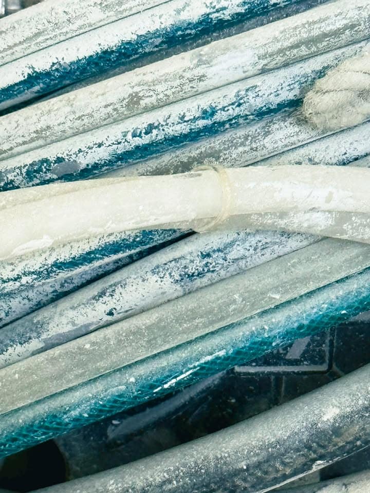 纏繞管線與噴漆機:描繪工藝節奏與準備過程