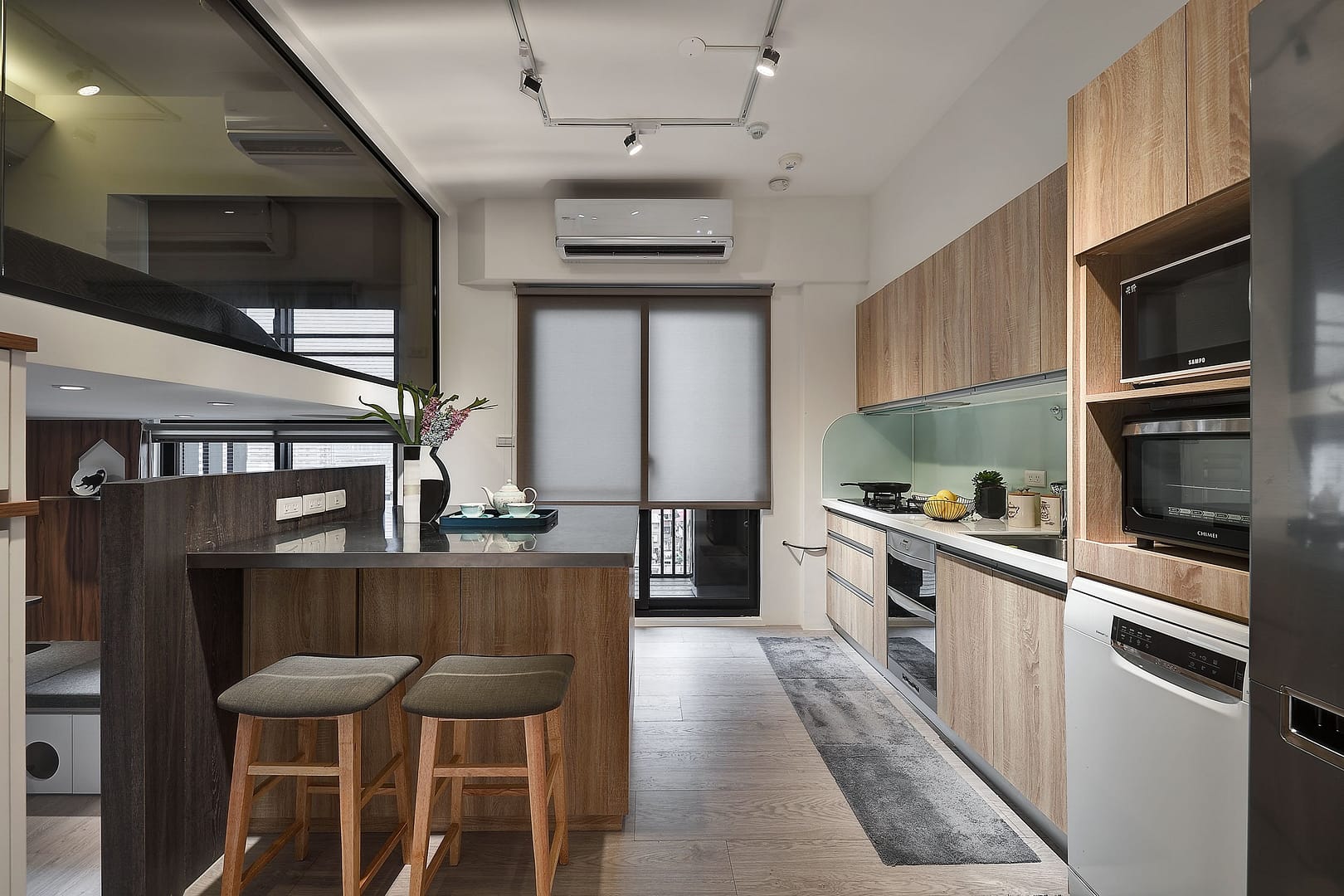 餐廳餐桌工作吧台